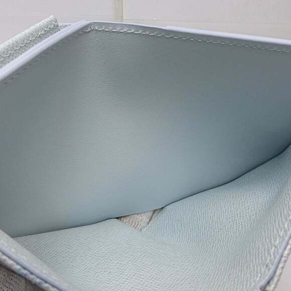 LOUIS VUITTON Louis Vuitton Bi-fold Wallet M28273 Pocket with LV Charm Monogr... - Picture 9 of 11